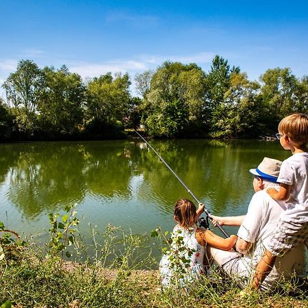 Camping De Châlons-en-Champagne Екстериор снимка