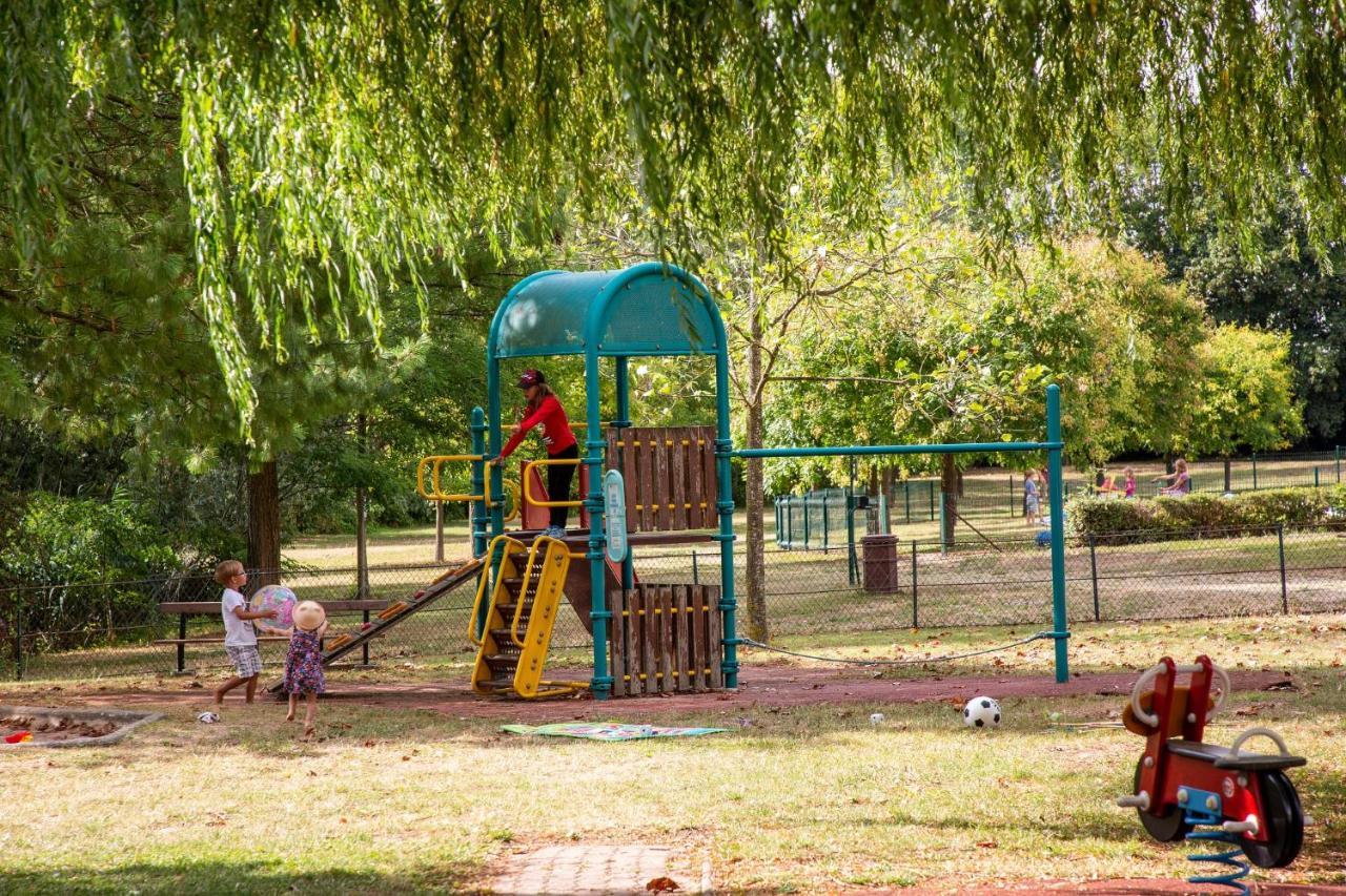 Camping De Châlons-en-Champagne Екстериор снимка